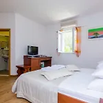 & V&m Gostinjska kuća 4*
