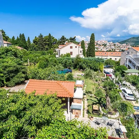 & V&m Гостевой дом 4*