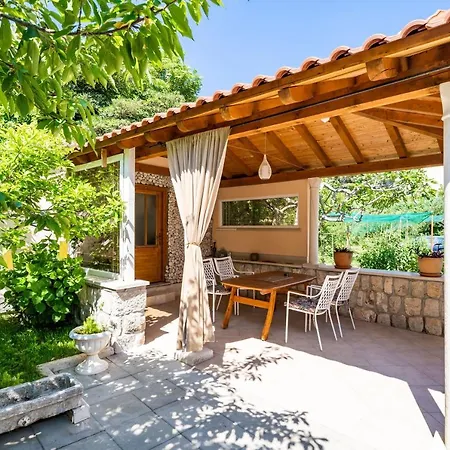 & V&m Guest house