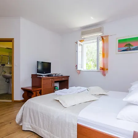 & V&m Гостевой дом 4*