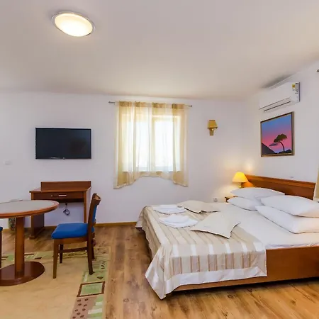 Guest house & V&m 4*