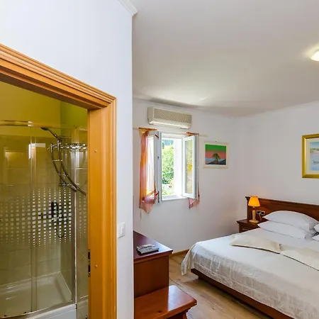 & V&m Guest house 4*