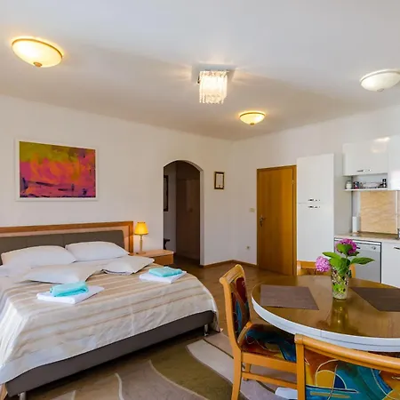 & V&m Guest house