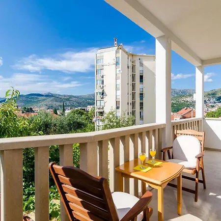 & V&m Guest house