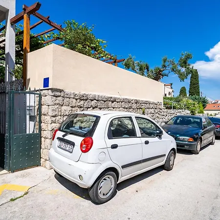 Гостевой дом & V&m 4*