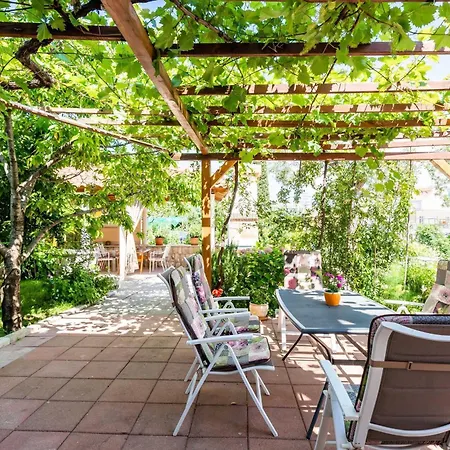 & V&m Guest house