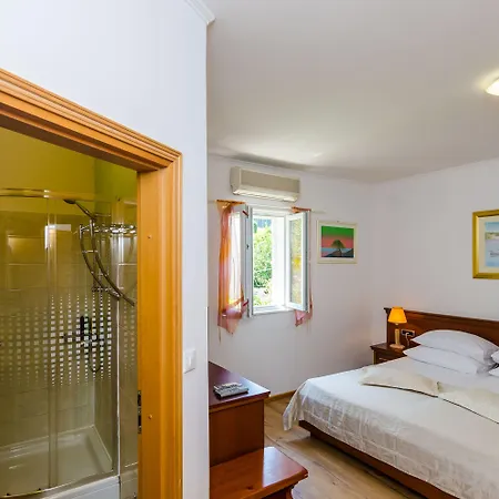 & V&m Дубровник