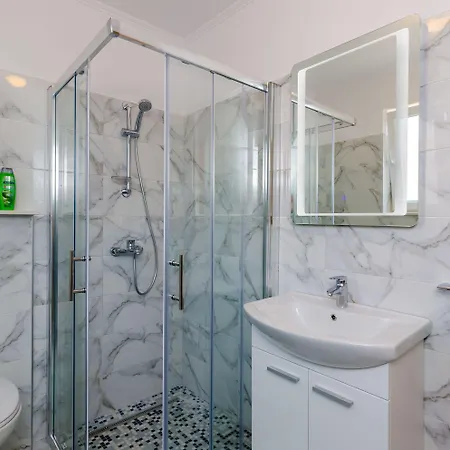 & V&m Дубровник