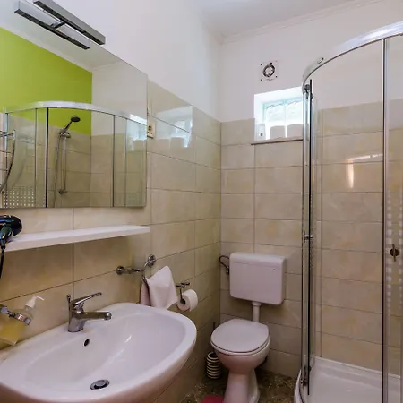 & V&m Гостевой дом 4*